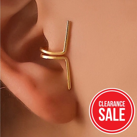 Jewelry - 🔴𝟭𝟬/$𝟮𝟱🔴NEW Gold Swirl Cuff Simple Wrap Tragus Earring